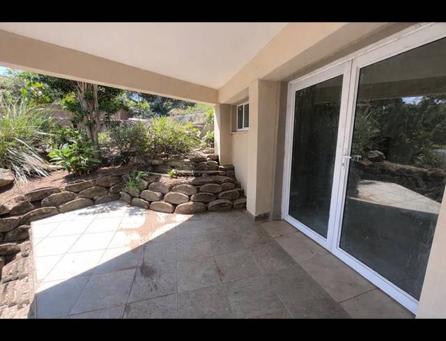 BUSINESS PROPERTY TO RENT IN LAWRENCE ROCKS